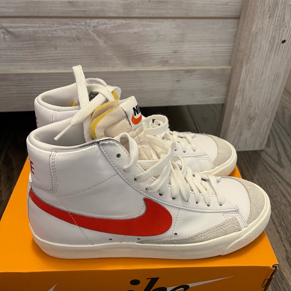 Woman’s Nike blazer